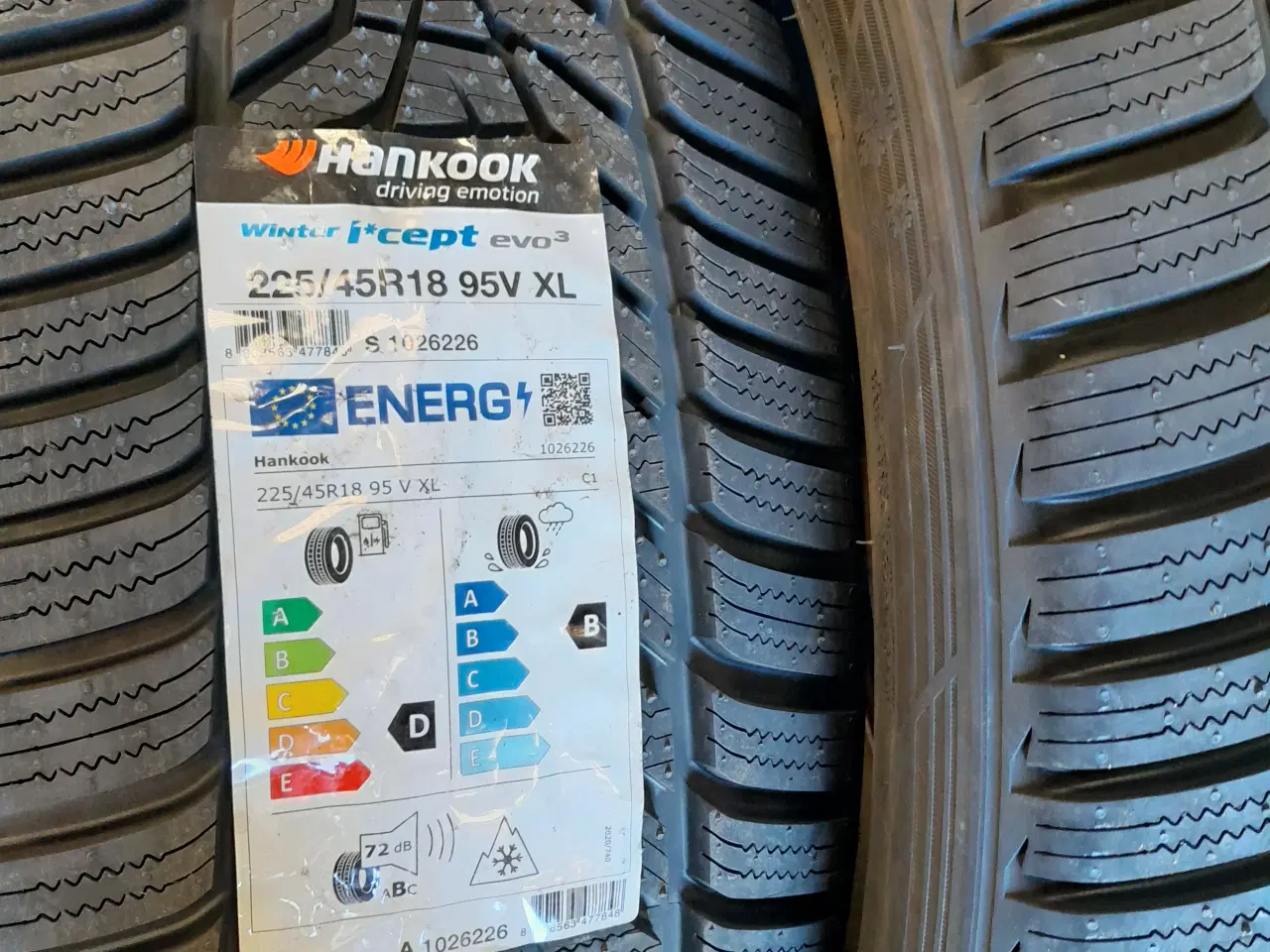 Billede 2 - Hankook vinterdæk 225/45-18