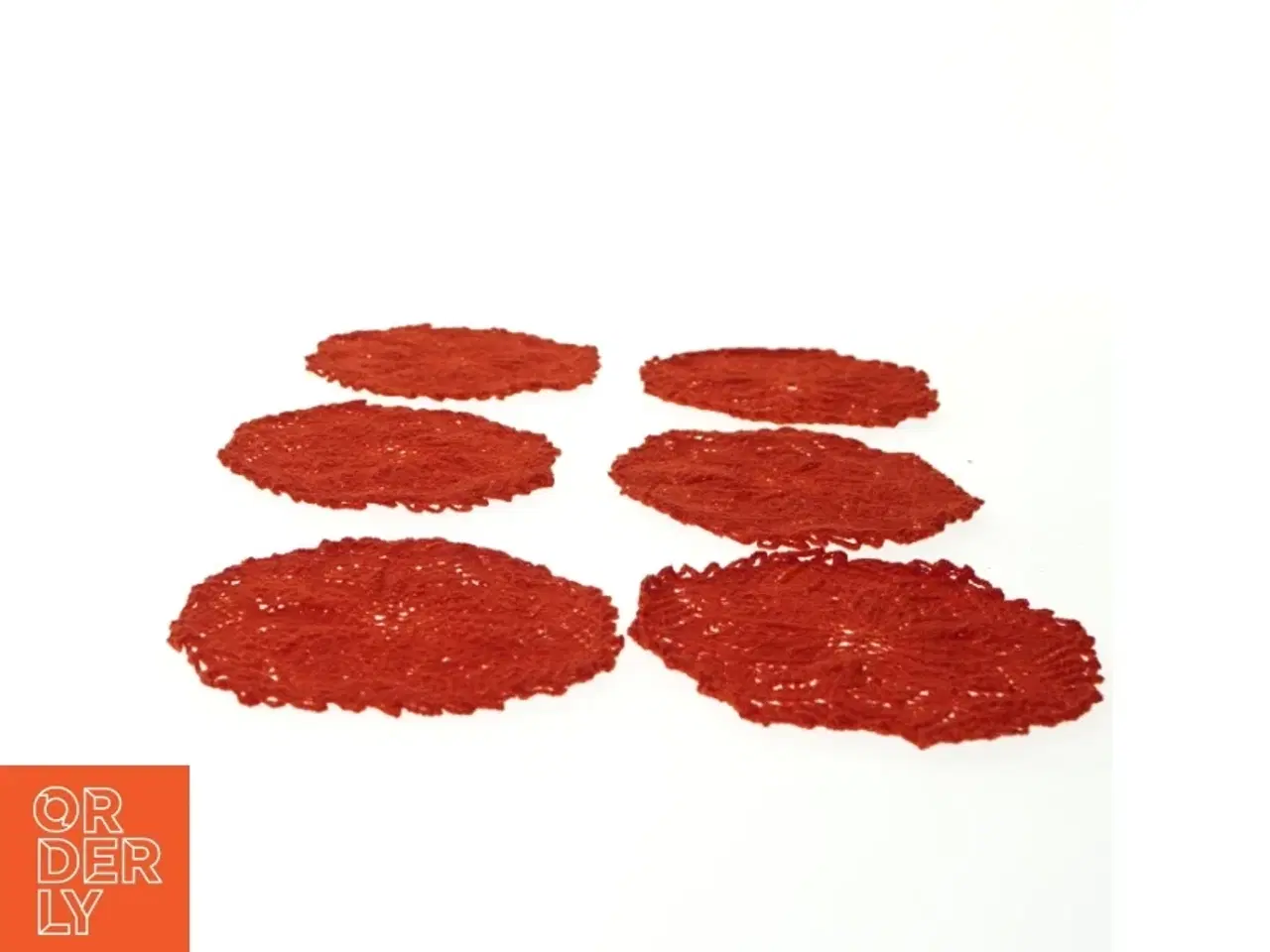 Billede 2 - Hæklede røde flakonner (14 cm i diameter)