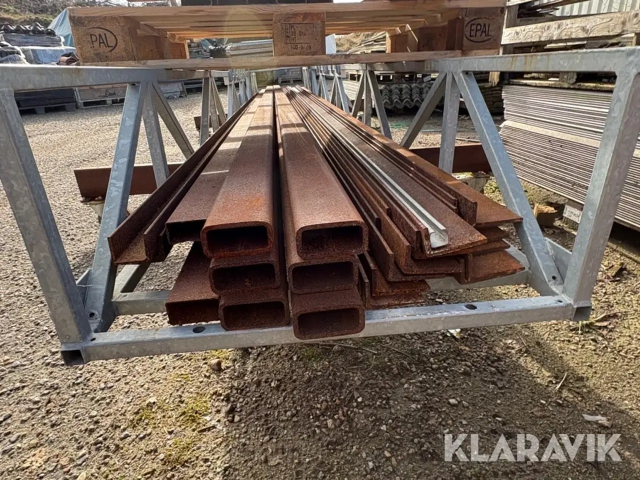 Billede 6 - Jern seng med hjul inklusiv jernprofiler