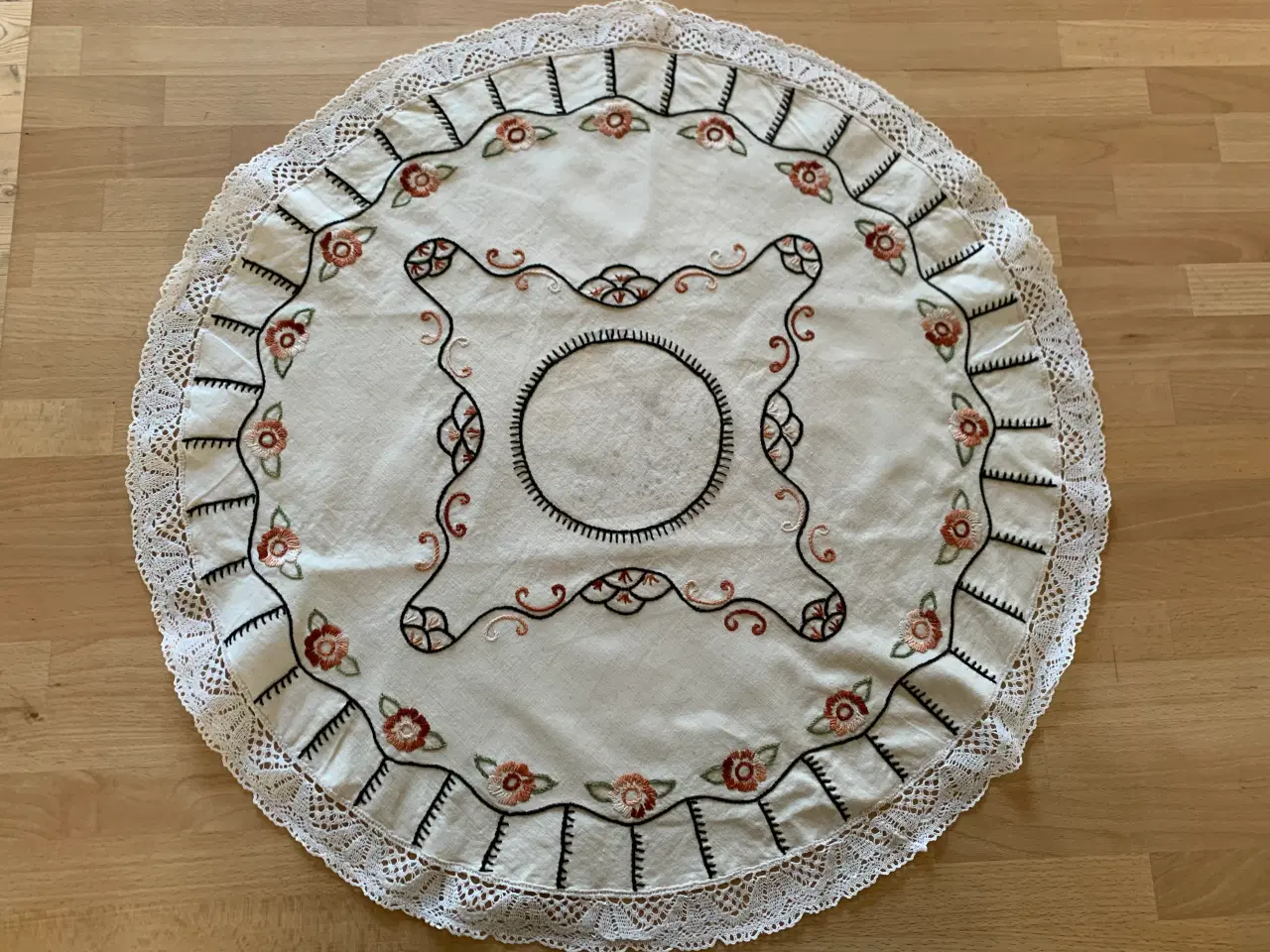 Billede 3 - Duge - bordløbere, hjemmelavet