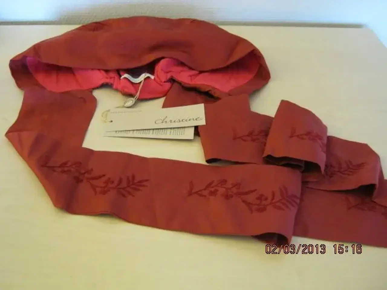 Billede 3 - Silketørklæde med "fyld" , ny 