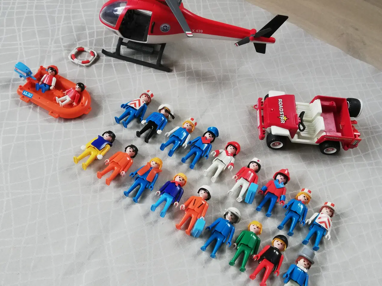 Billede 1 - Geobra figurer, helikopter, bil, båd