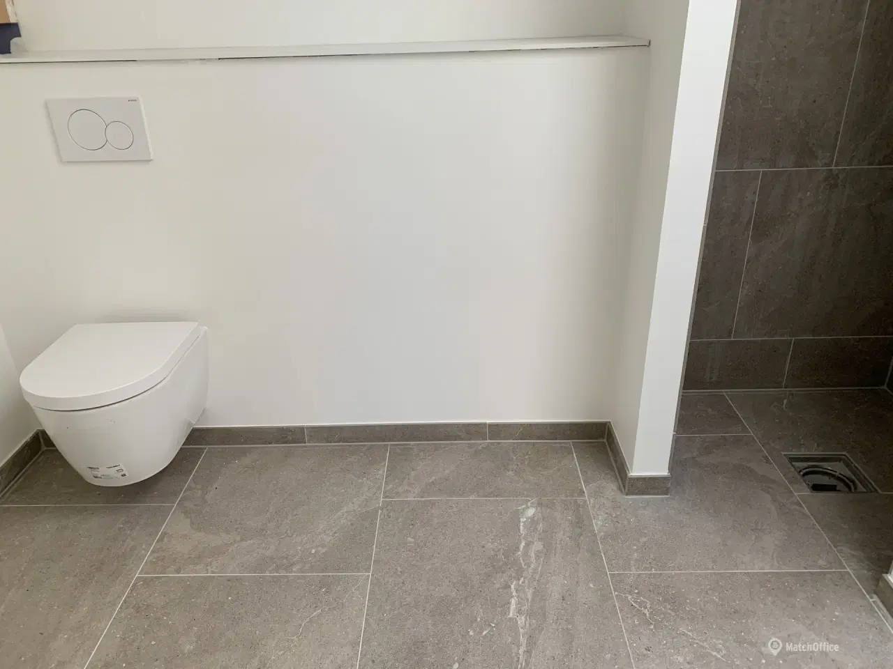 Billede 7 - Lager med elhejst aluport beliggende i populært håndværksområde i Greve