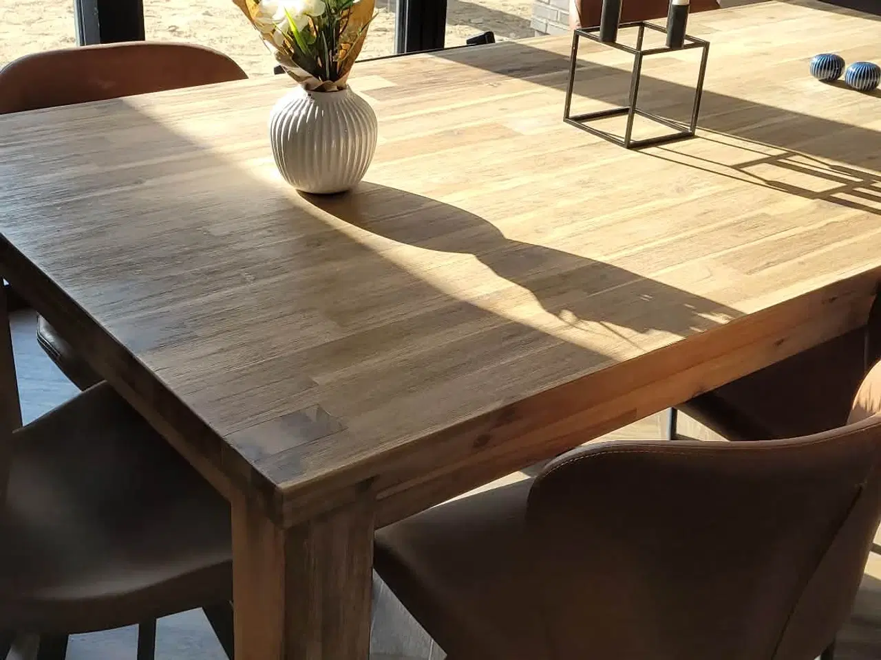 Billede 2 - Akacie spisebord