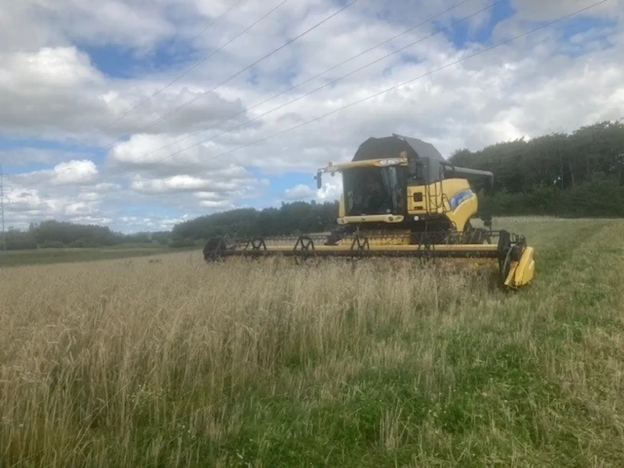 Billede 7 - New Holland CR 980 1050er hjul og 30Fod 4 hjulstræk