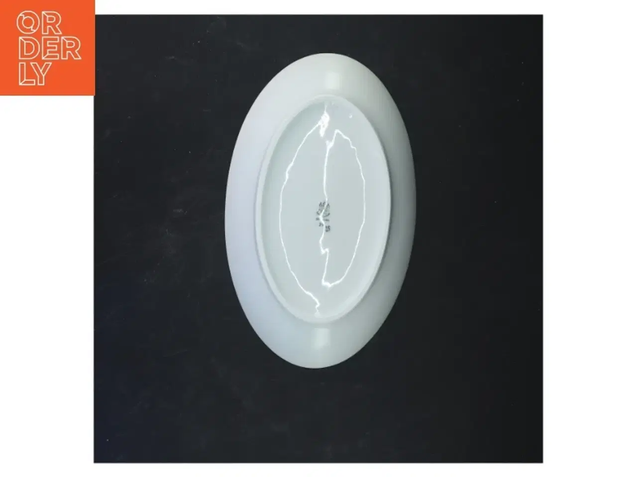 Billede 3 - Ovalt porcelæn fad fra B&G Løvfald (str. 4x23x15 cm)