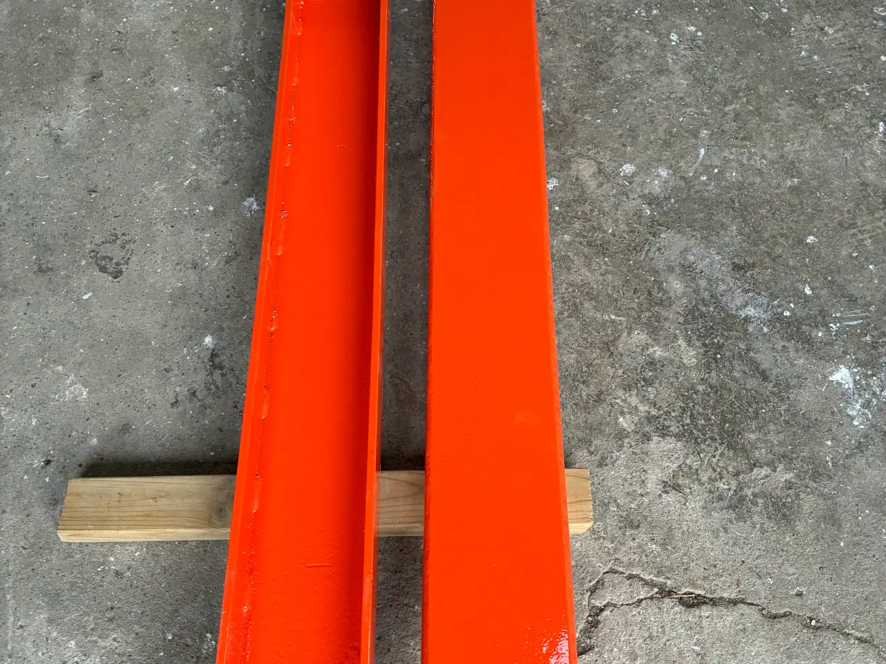 Billede 1 - Forlængergafler 1600 nymalet af profesionel maler