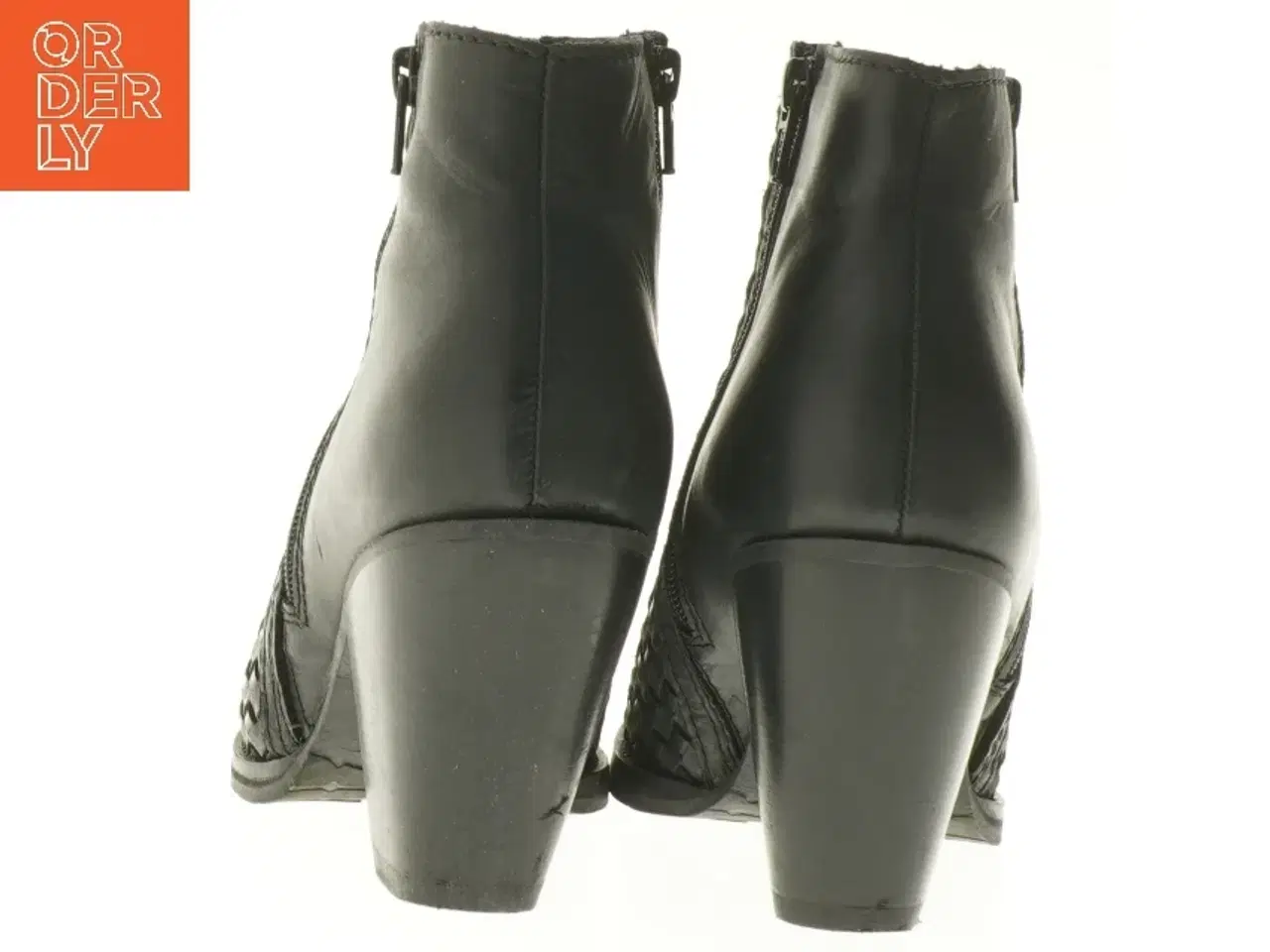 Billede 2 - Sorte ankelstøvler med hæl fra Gardena (str. 39 )