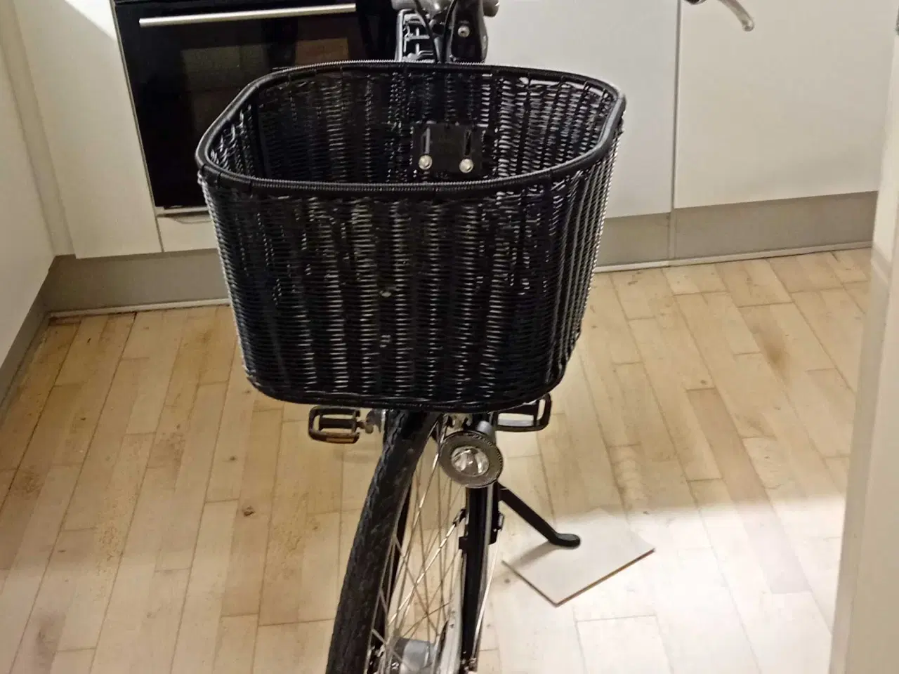 Billede 2 - Batavus damecykel sort stelstørrelse 56.