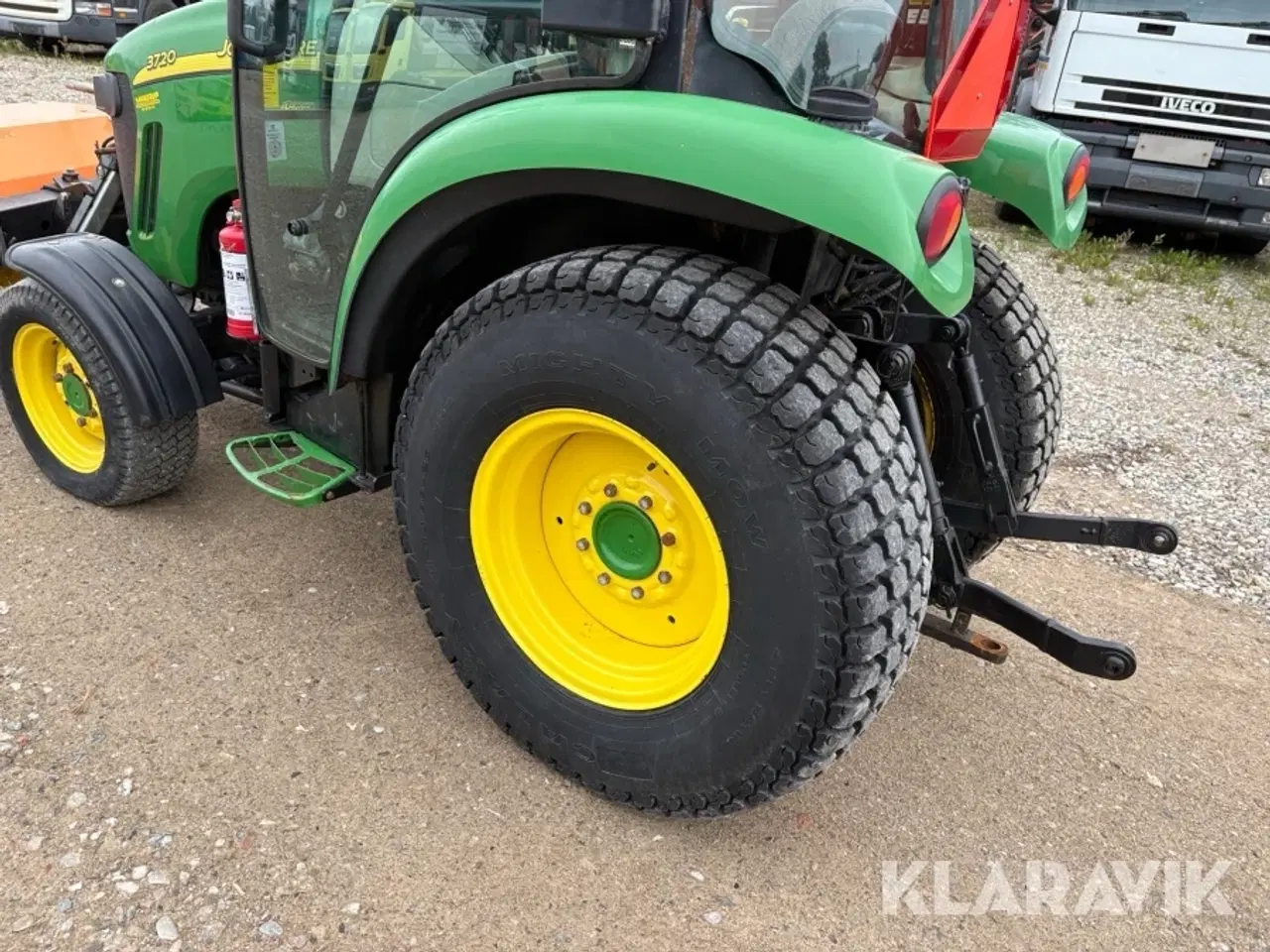 Billede 9 - Traktor John Deere 3720 med kost