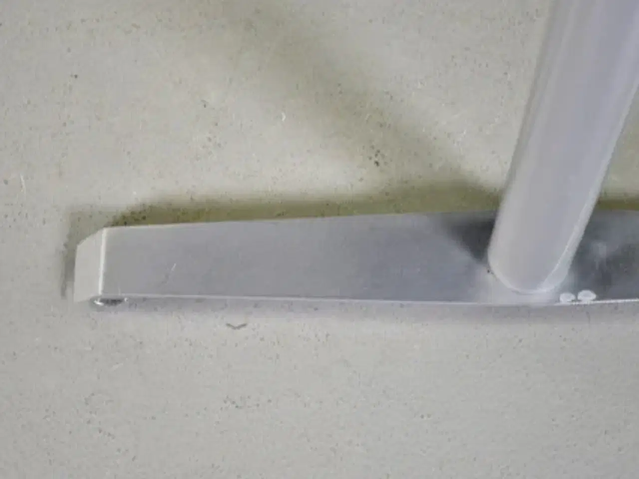 Billede 9 - Hæve-/sænkebord med hvid plade, 120 cm.