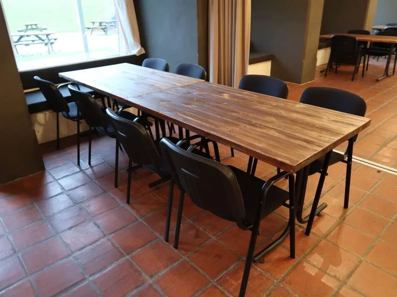 Billede 1 - 8 stk. stabelstole (borde medfølger ikke)