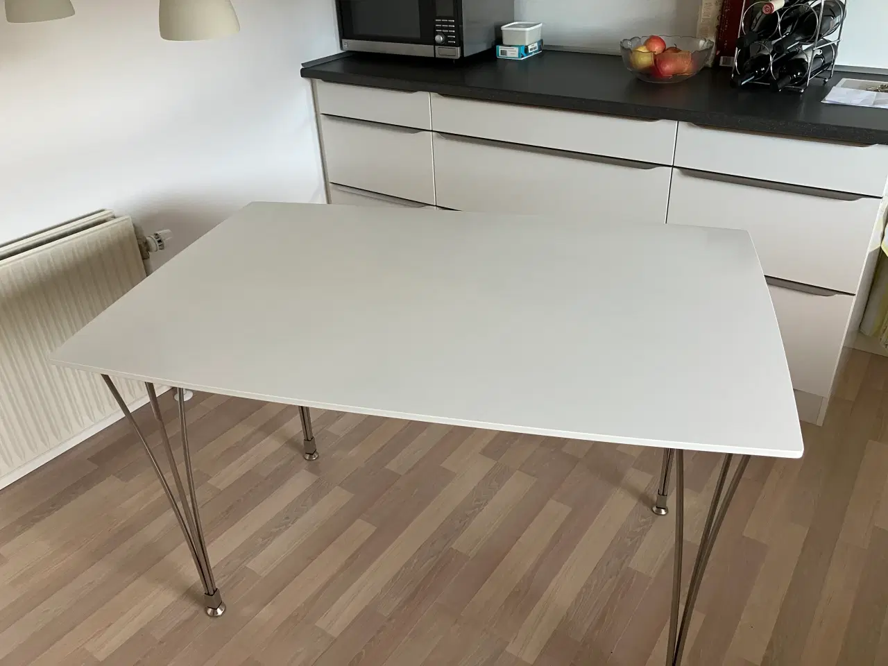 Billede 1 - Spisebord hvid 120x80 Gangsø