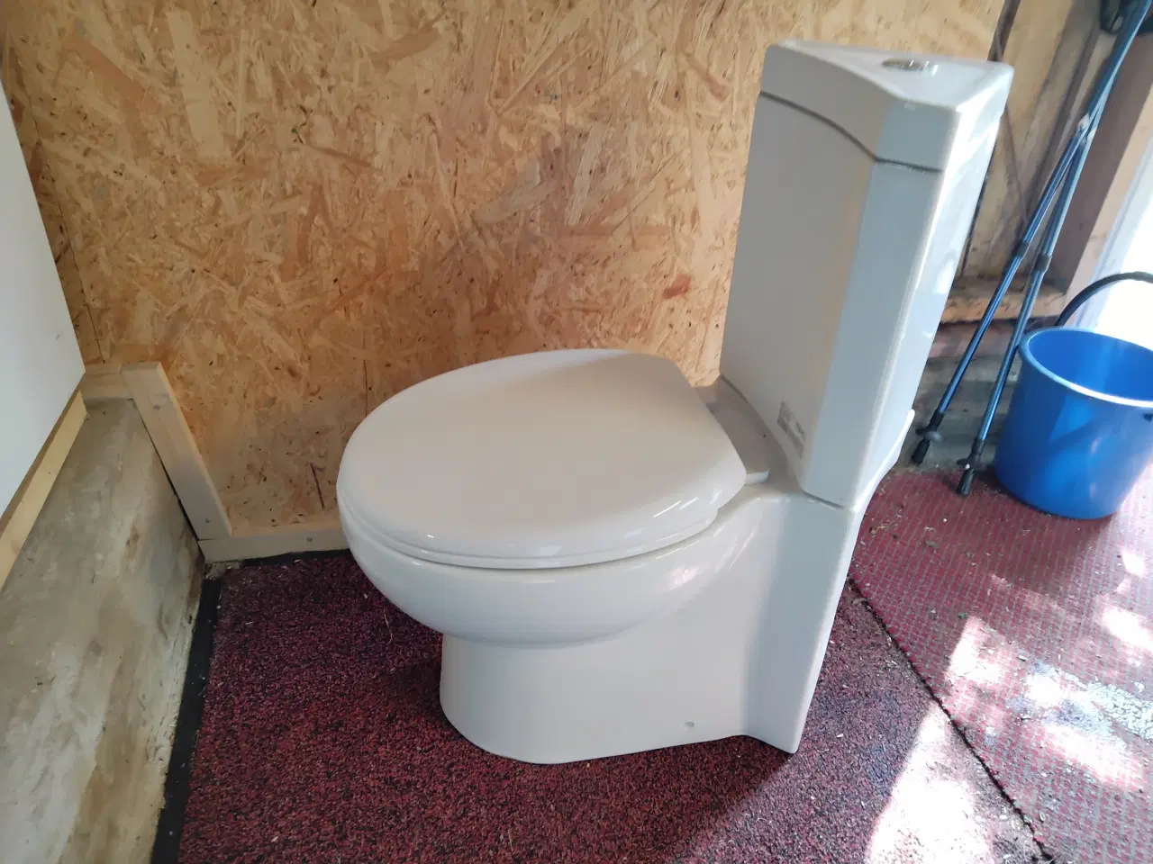 Billede 2 - Hjørne toilet 