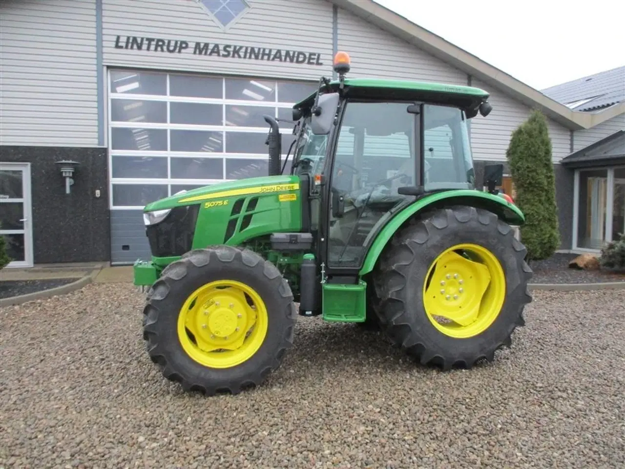 Billede 9 - John Deere 5075E  med koblings frit vendergear ved rattet og 40kmt gearkasse