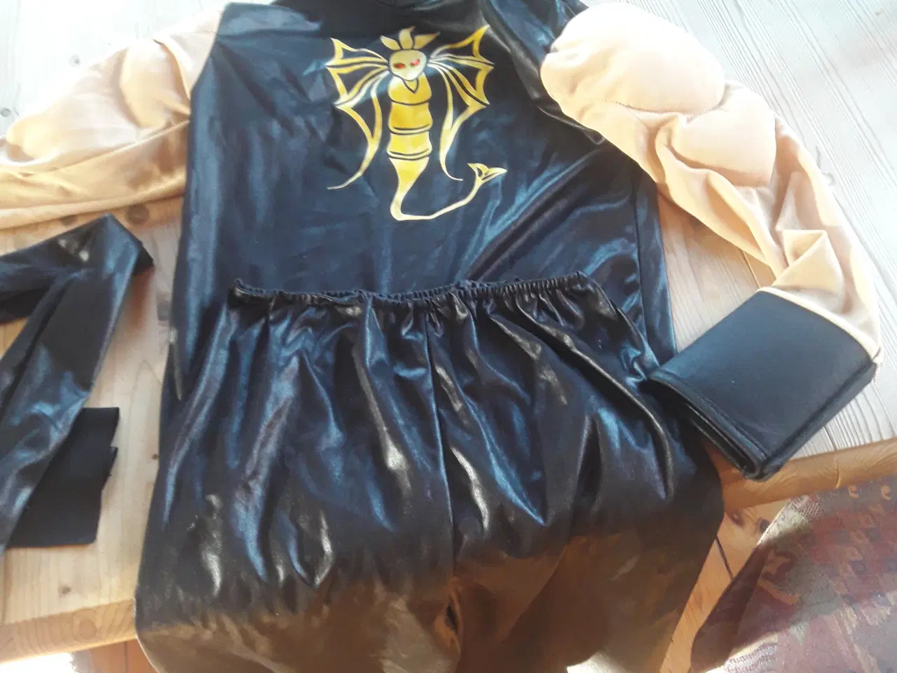 Billede 3 - udklædningstøj: prinsesse og sæt med drage