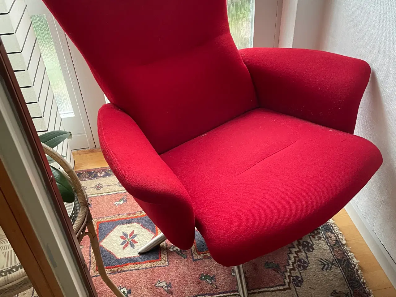 Billede 1 - Lænestol i rødt stof