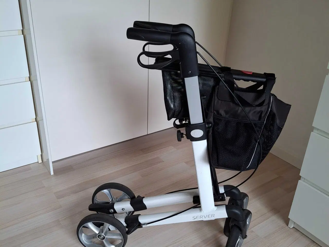Billede 9 - Rollator fabrikat Server