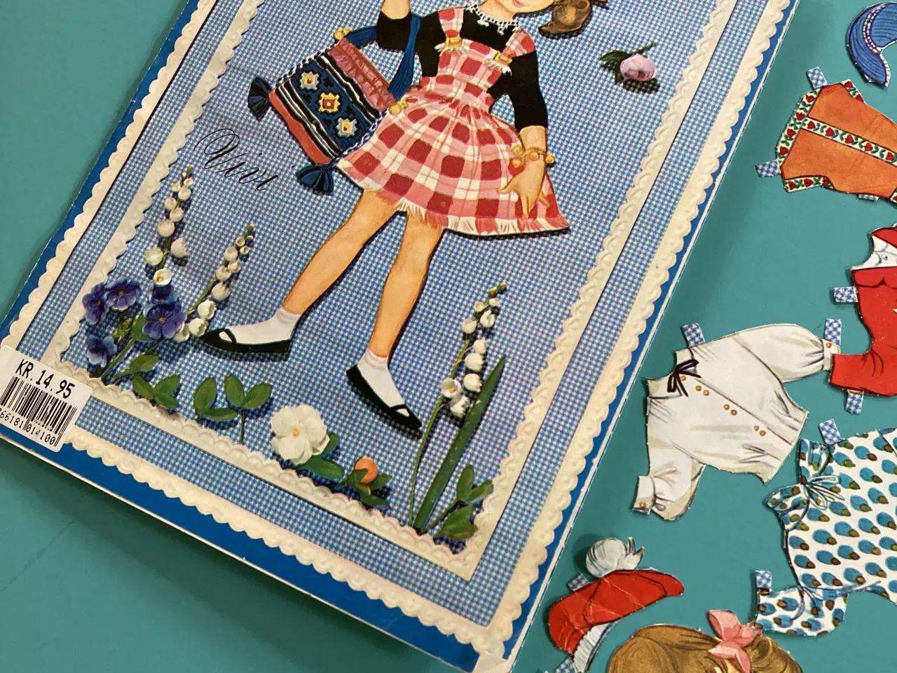 Billede 2 - Forskellige påklædningsdukkesæt fra 1980’erne