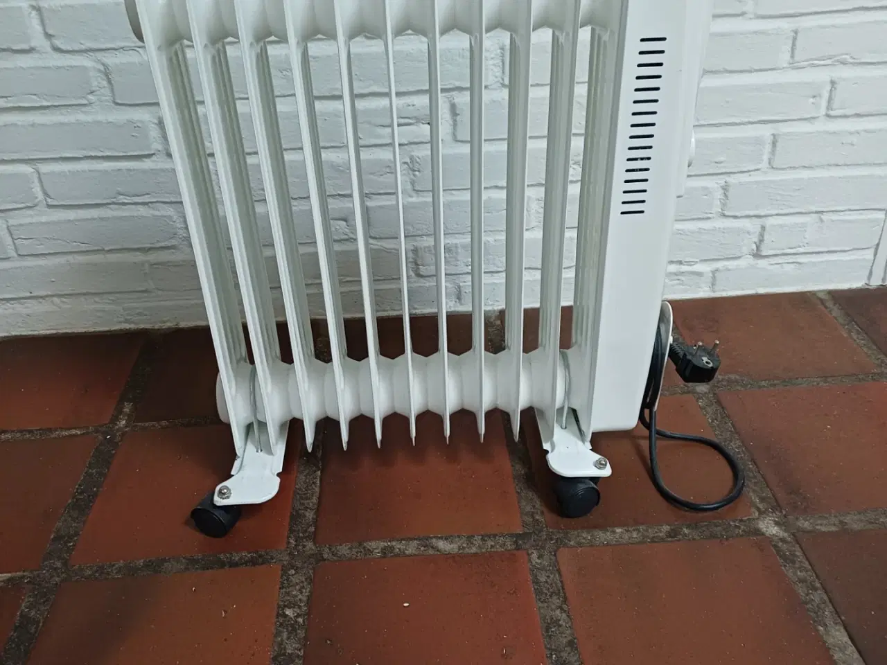 Billede 1 - El-radiator oliefyldt sælges