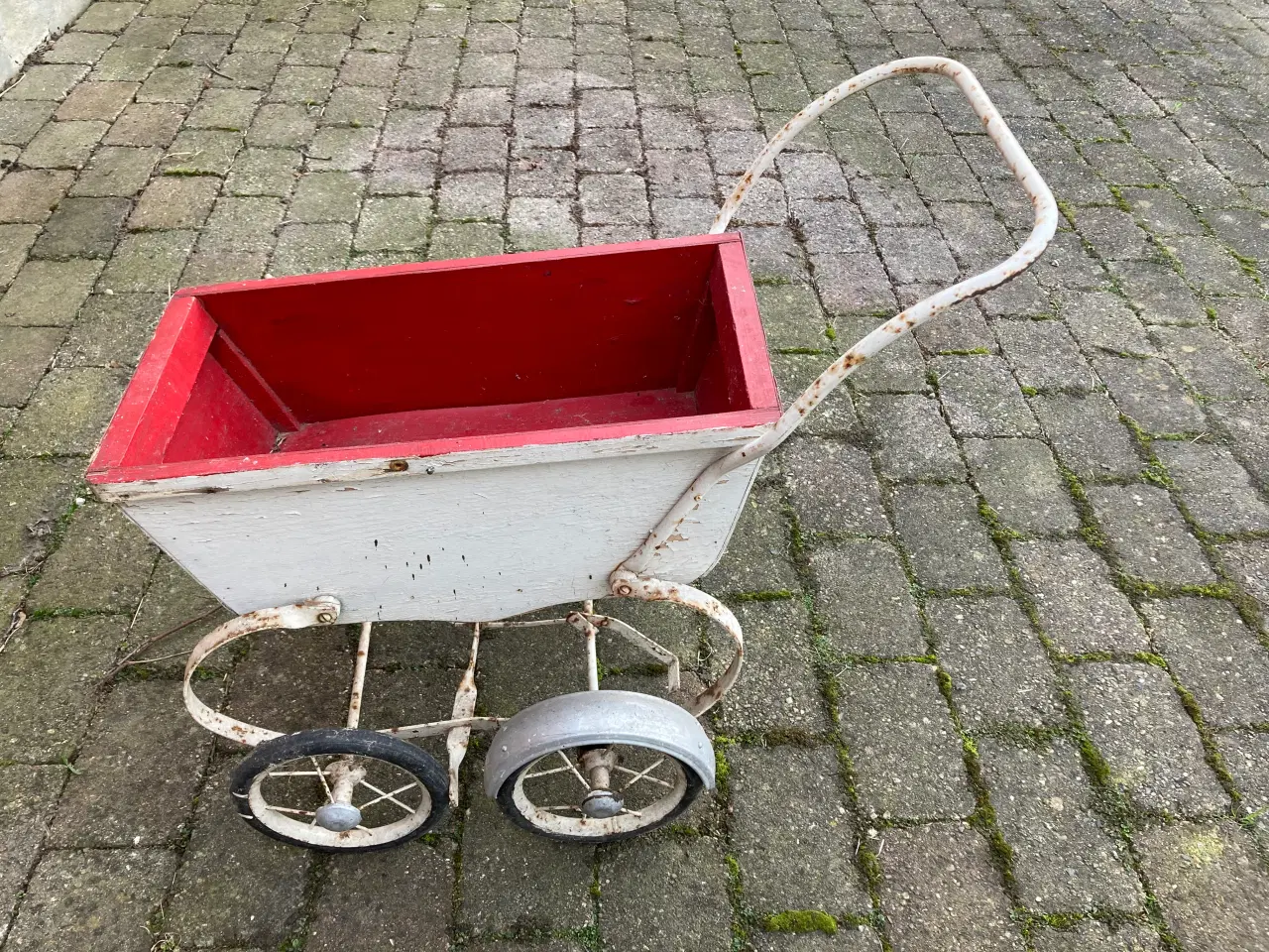 Billede 2 - Dukkevogn fra 1950’erne