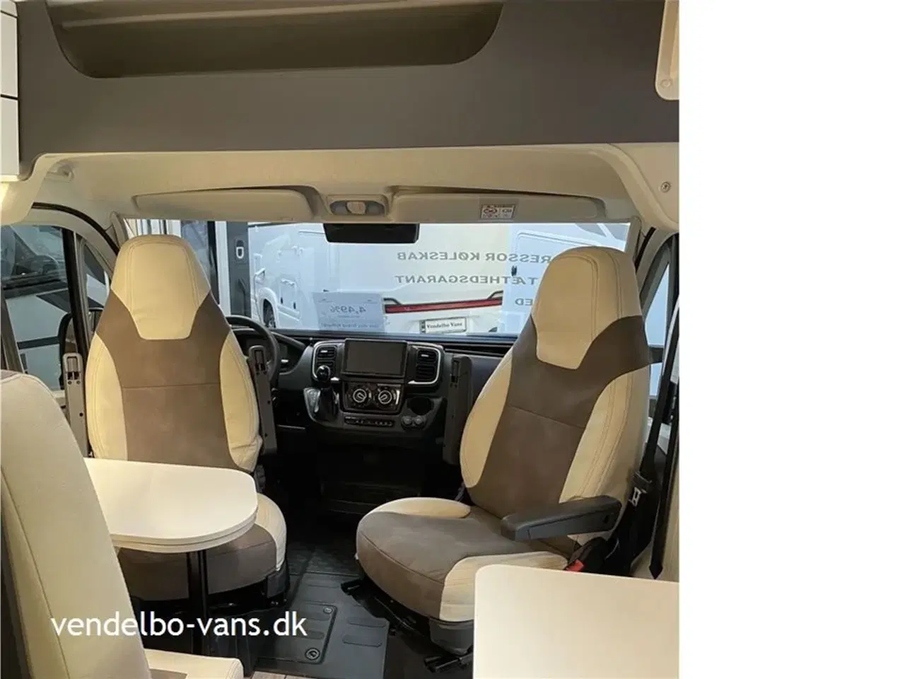 Billede 17 - 2026 - McLouis Menfys Van 1 KUN 541 cm lang - 205 cm bred og 265 cm høj