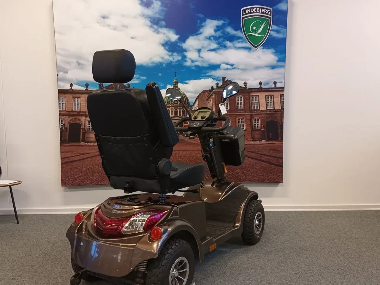 Billede 2 - LM-700 grå