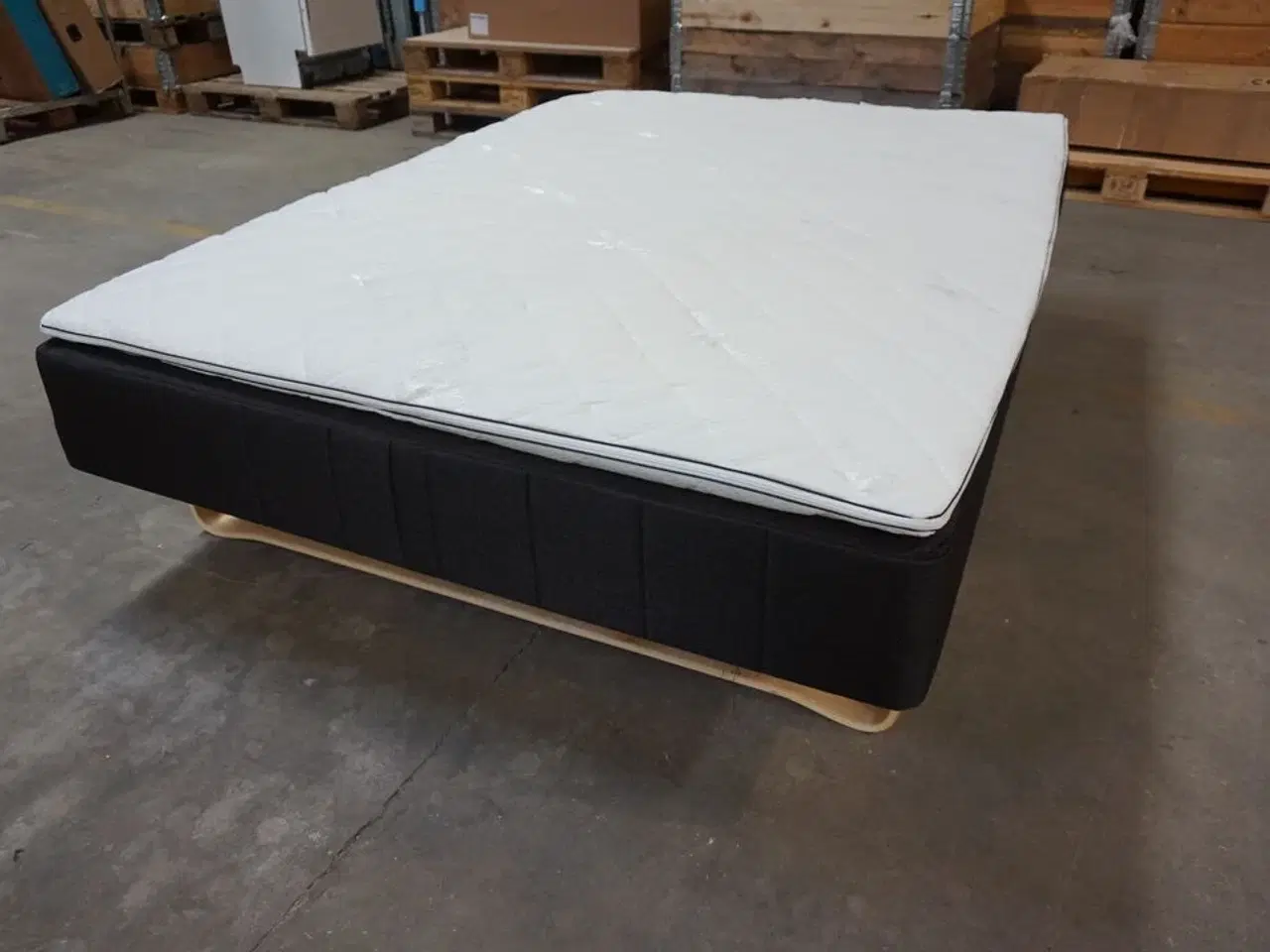 Billede 3 - Huma Premium Boxseng med meder og topmadras 140x200 cm