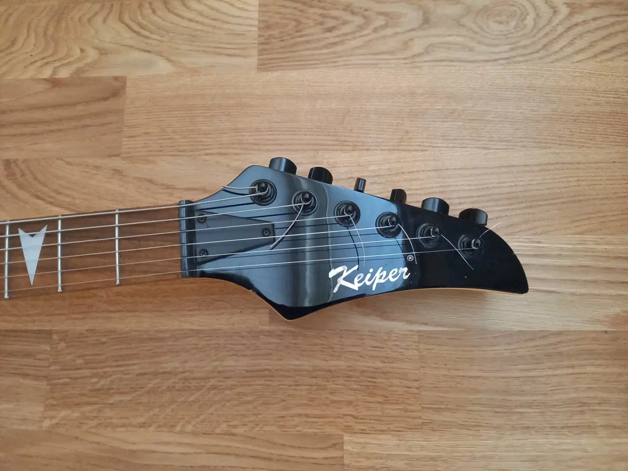 Billede 2 - Kieper Flying V el-guitar