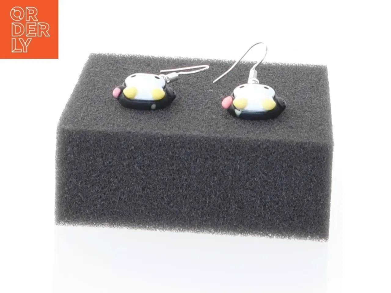 Billede 3 - Øreringe med pingvinmotiv (str. 1,5 cm)