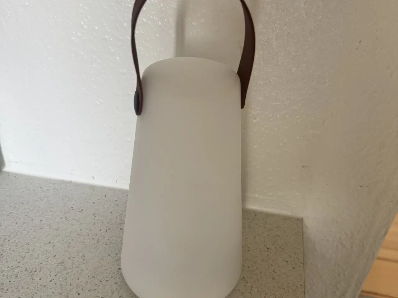 Billede 1 - LED lampe med farveskift 