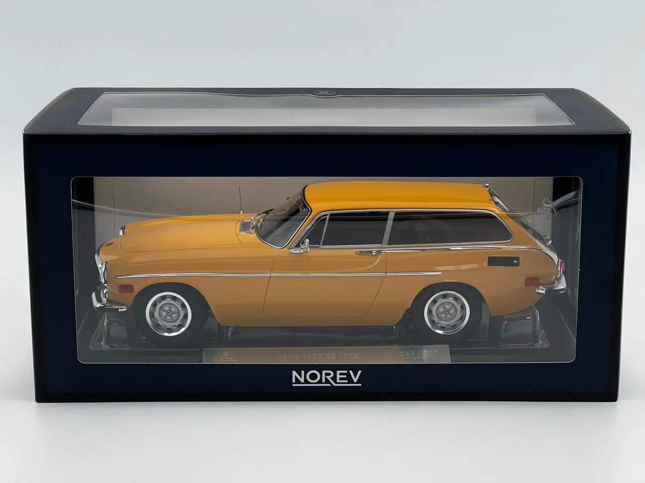 Billede 8 - 1972 Volvo P1800 ES - Limited Edition - 1:18