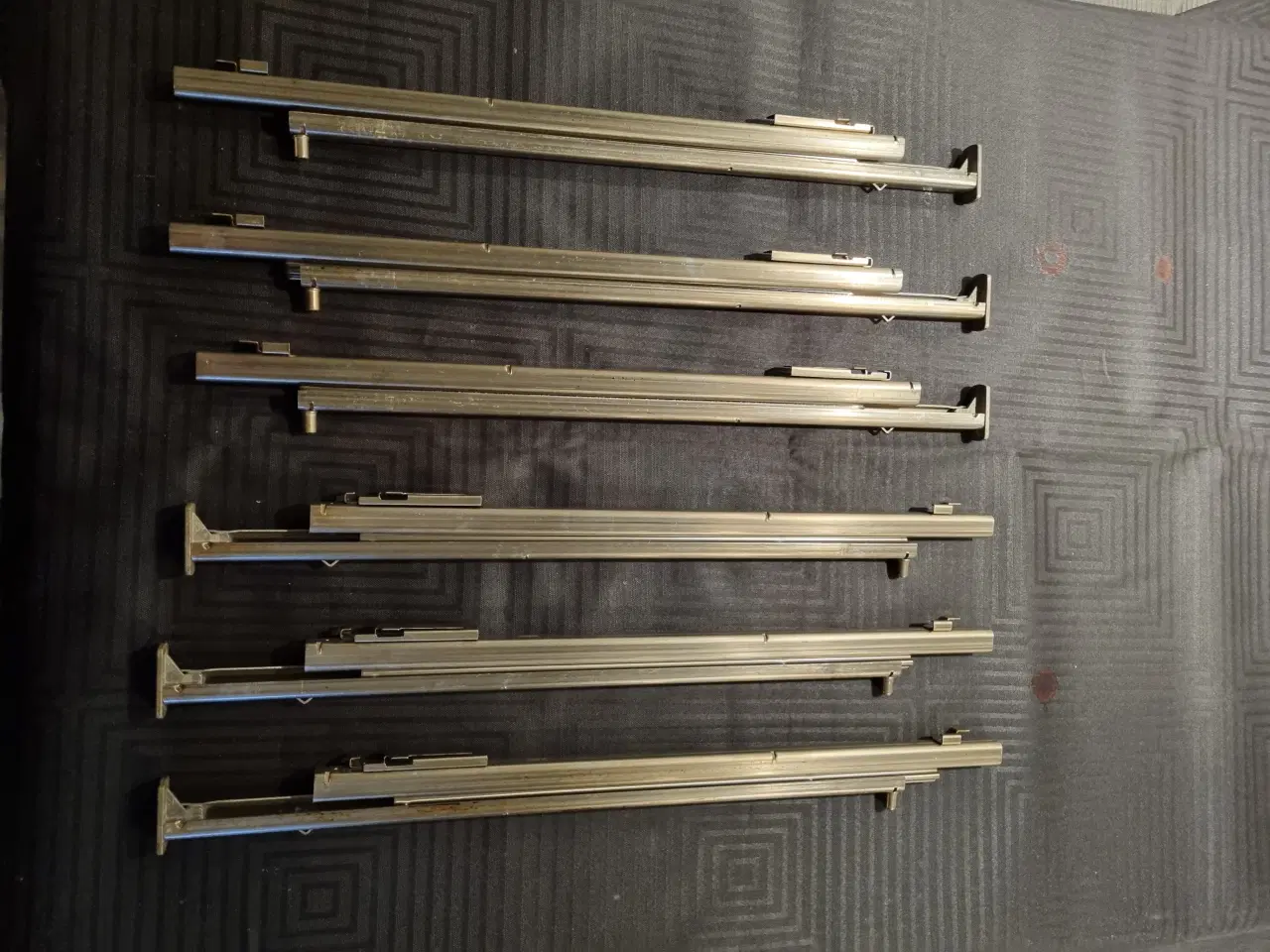 Billede 1 - teleskopglidestænger til indbygningsovn