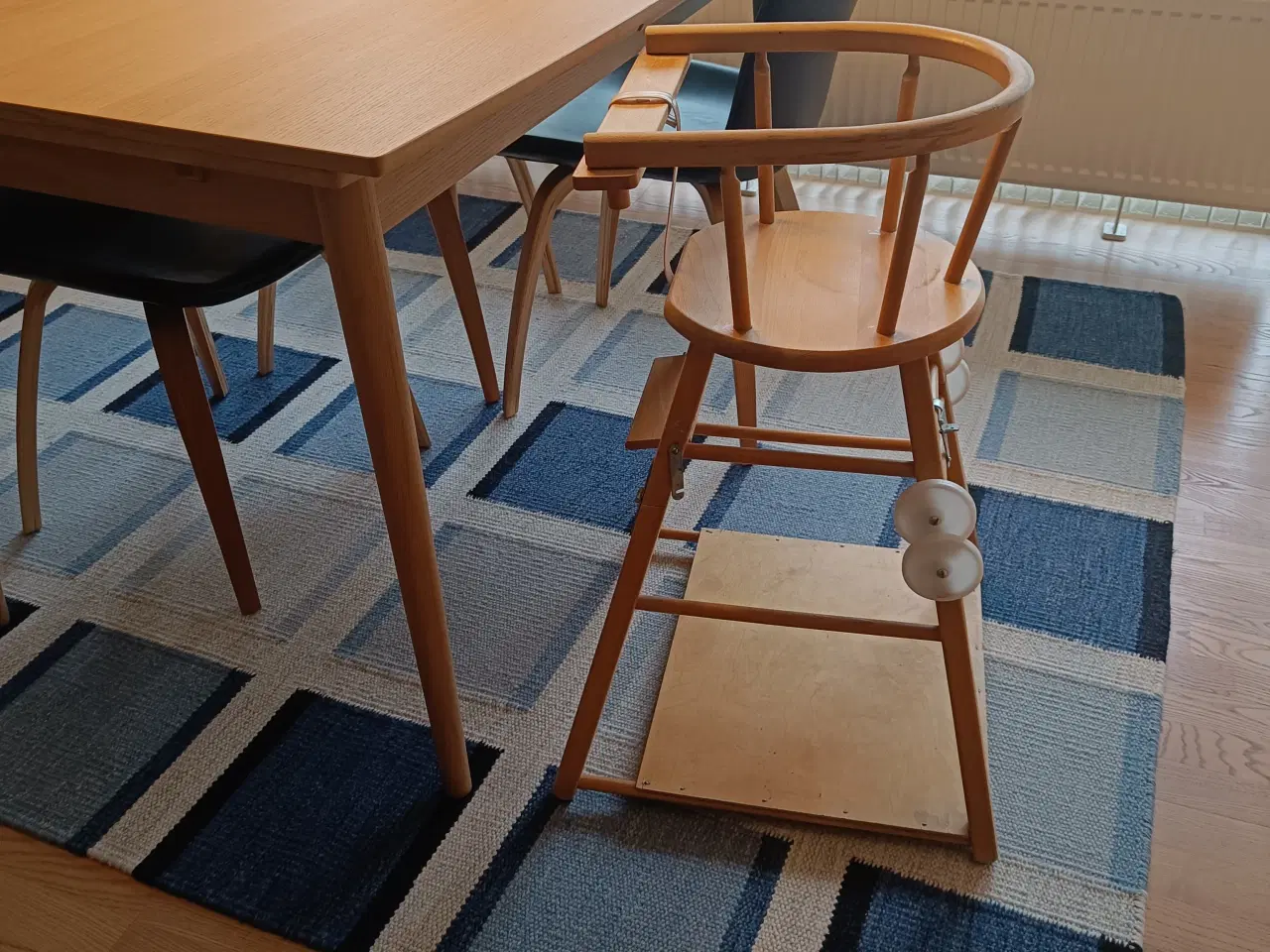 Billede 2 - HØJSTOL i lyst træ