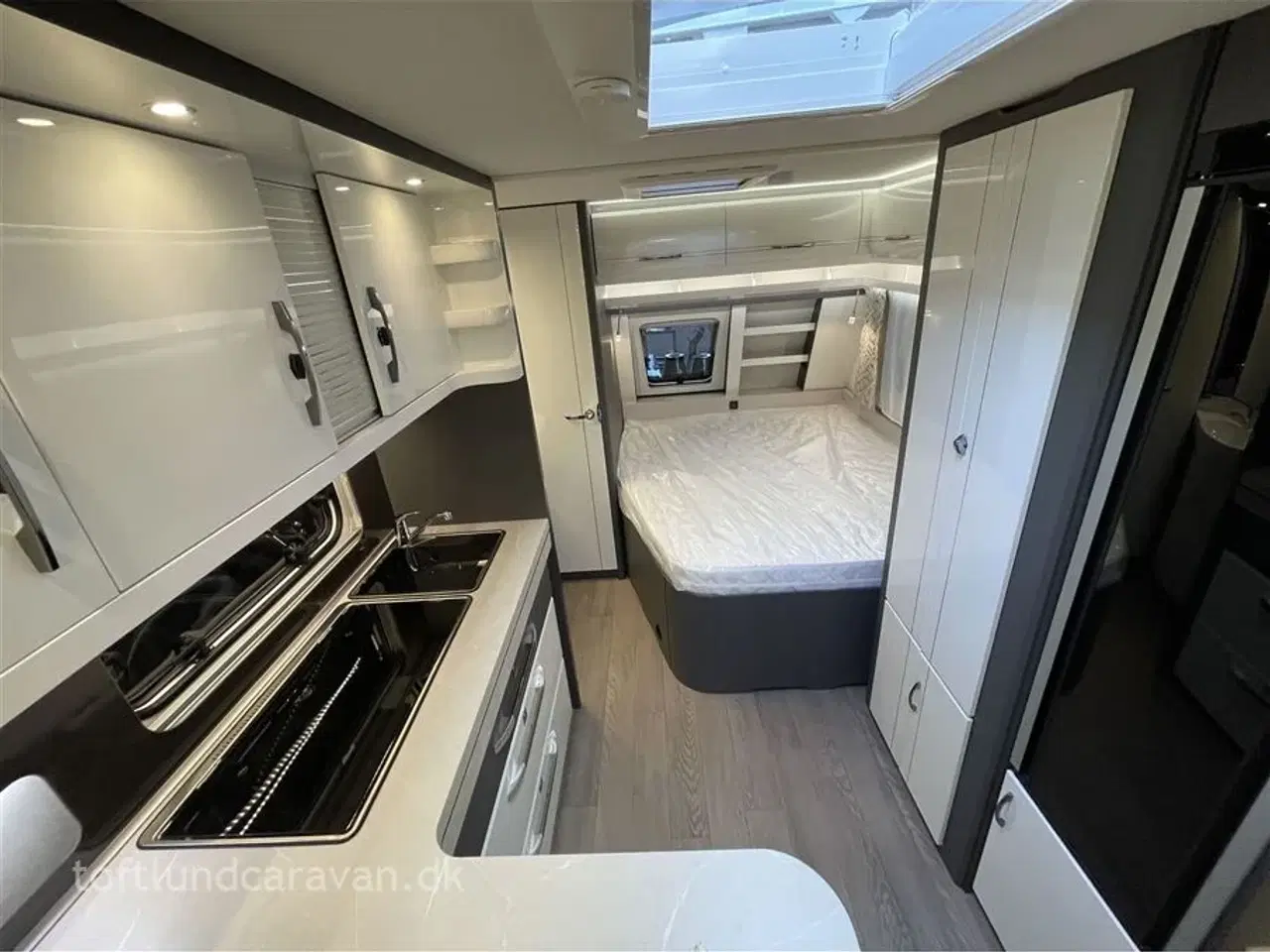 Billede 7 - 2025 - Hobby Excellent 560 CFe   NY 2025 MODEL, KÆMPE SIDDEGRUPPE OG KØKKEN. SENG 160*200cm. Super flot Excellent, NU PÅ LAGER.