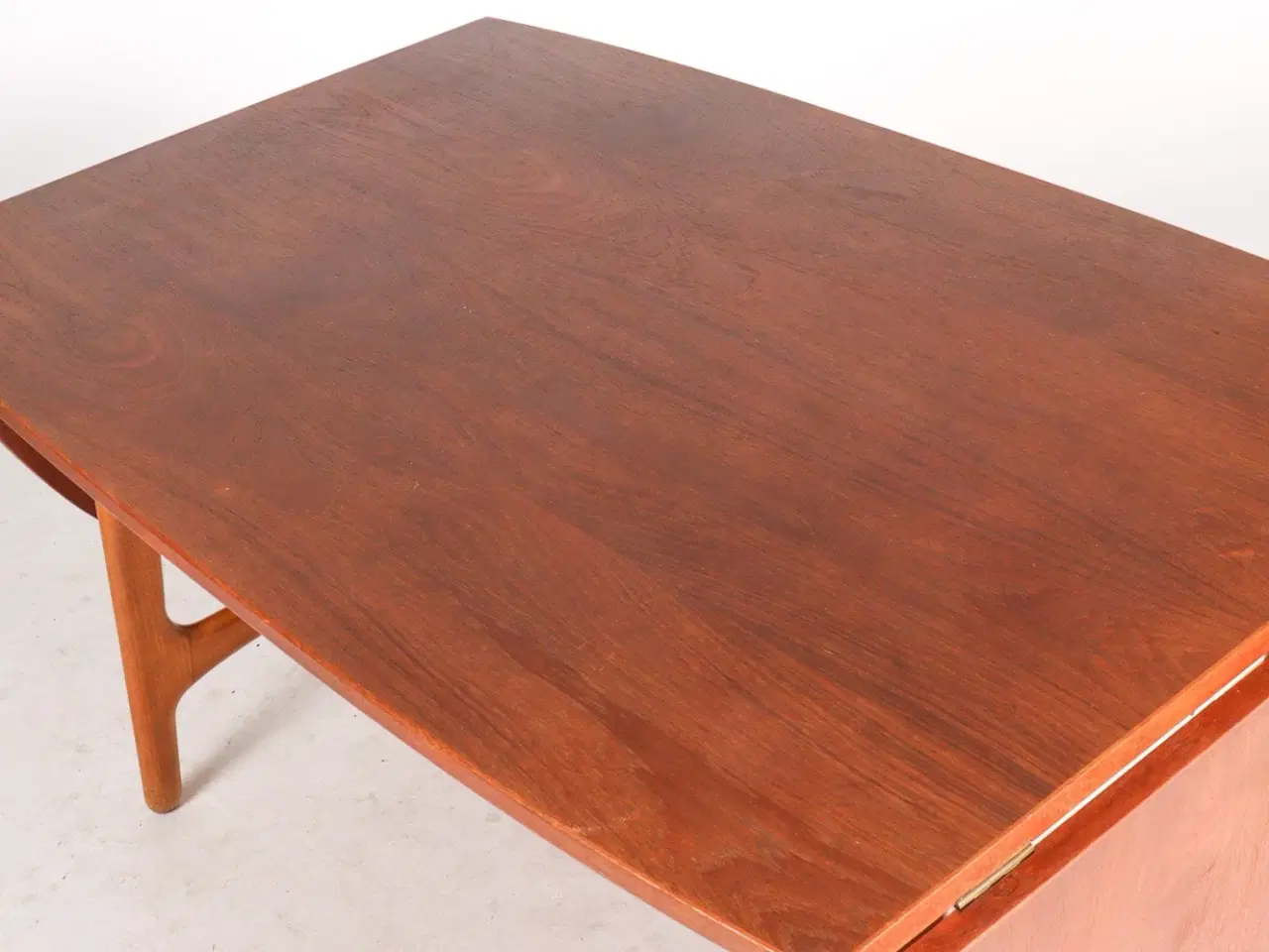 Billede 4 - Et pænt spisebord