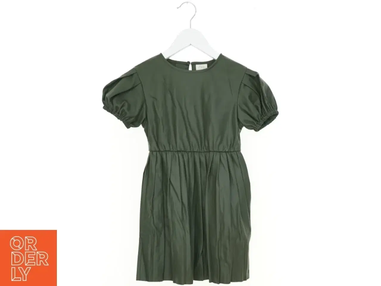 Billede 1 - Grøn "læder" Kjole fra Zara (str. 116 cm)
