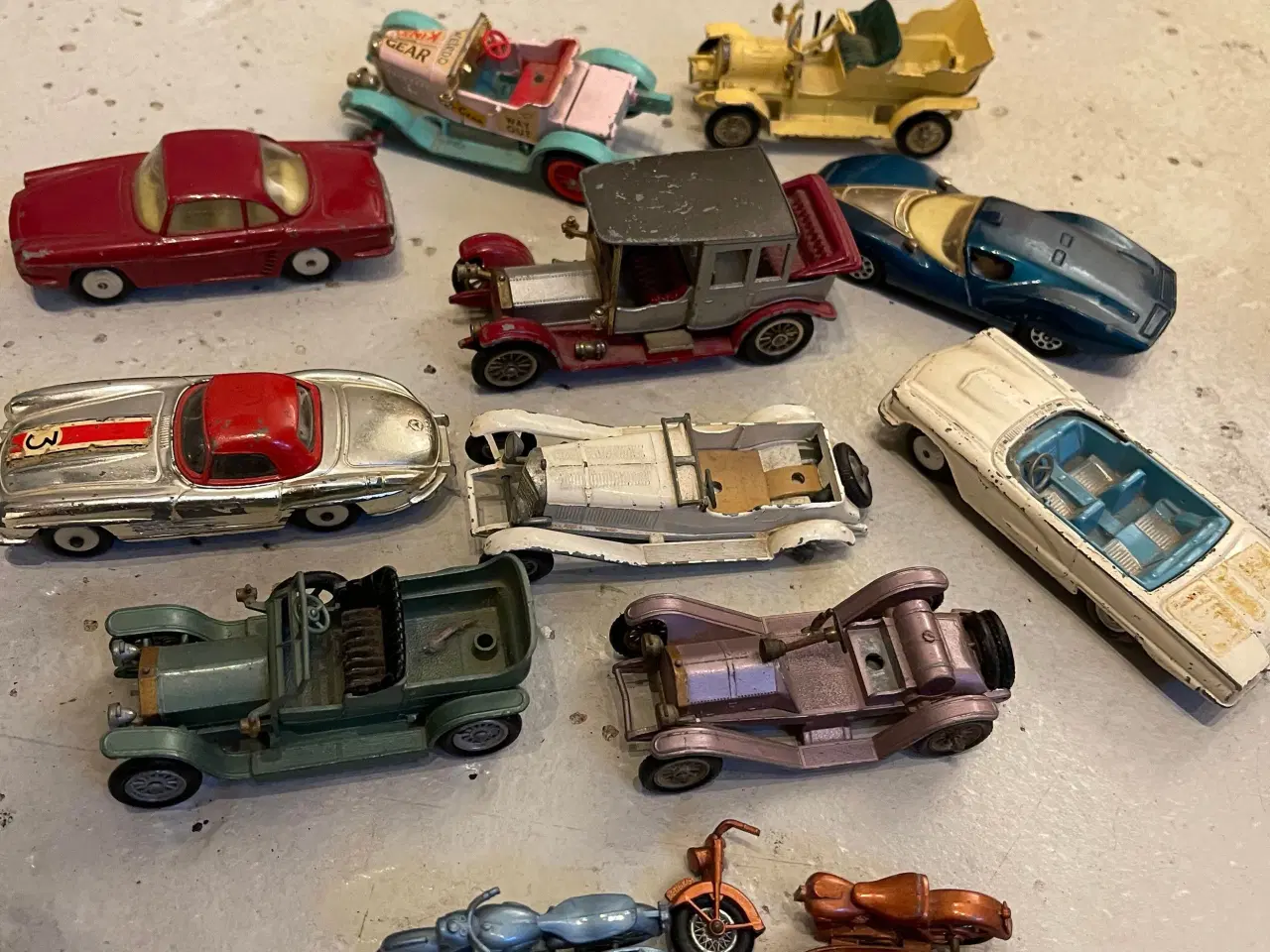 Billede 1 - Gamle legetøjs biler