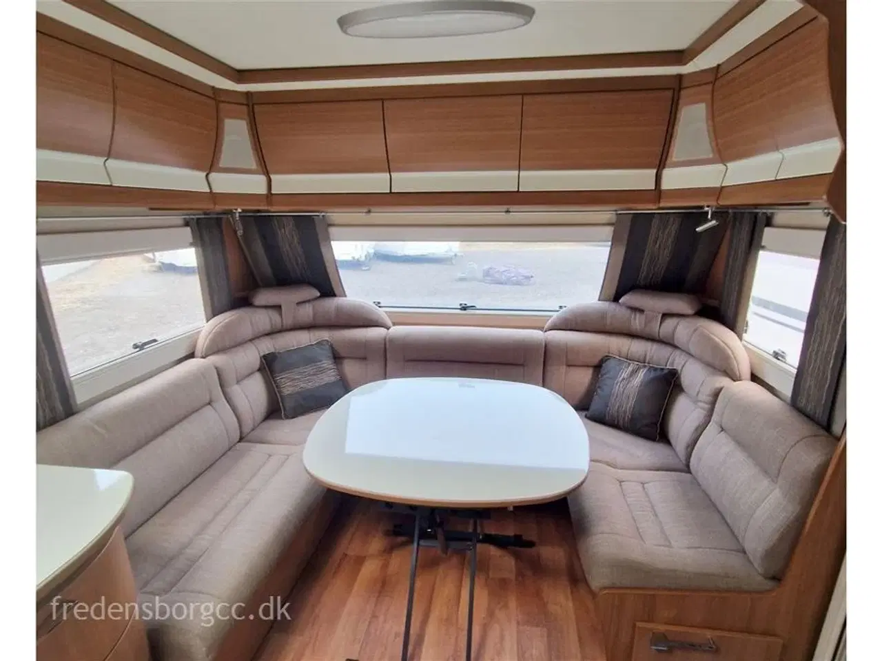 Billede 8 - 2014 - Kabe Smaragd XL KS   MEGET UDSTYR BLA. kompressor Køl/Frys – Dometic AC. - ATC.