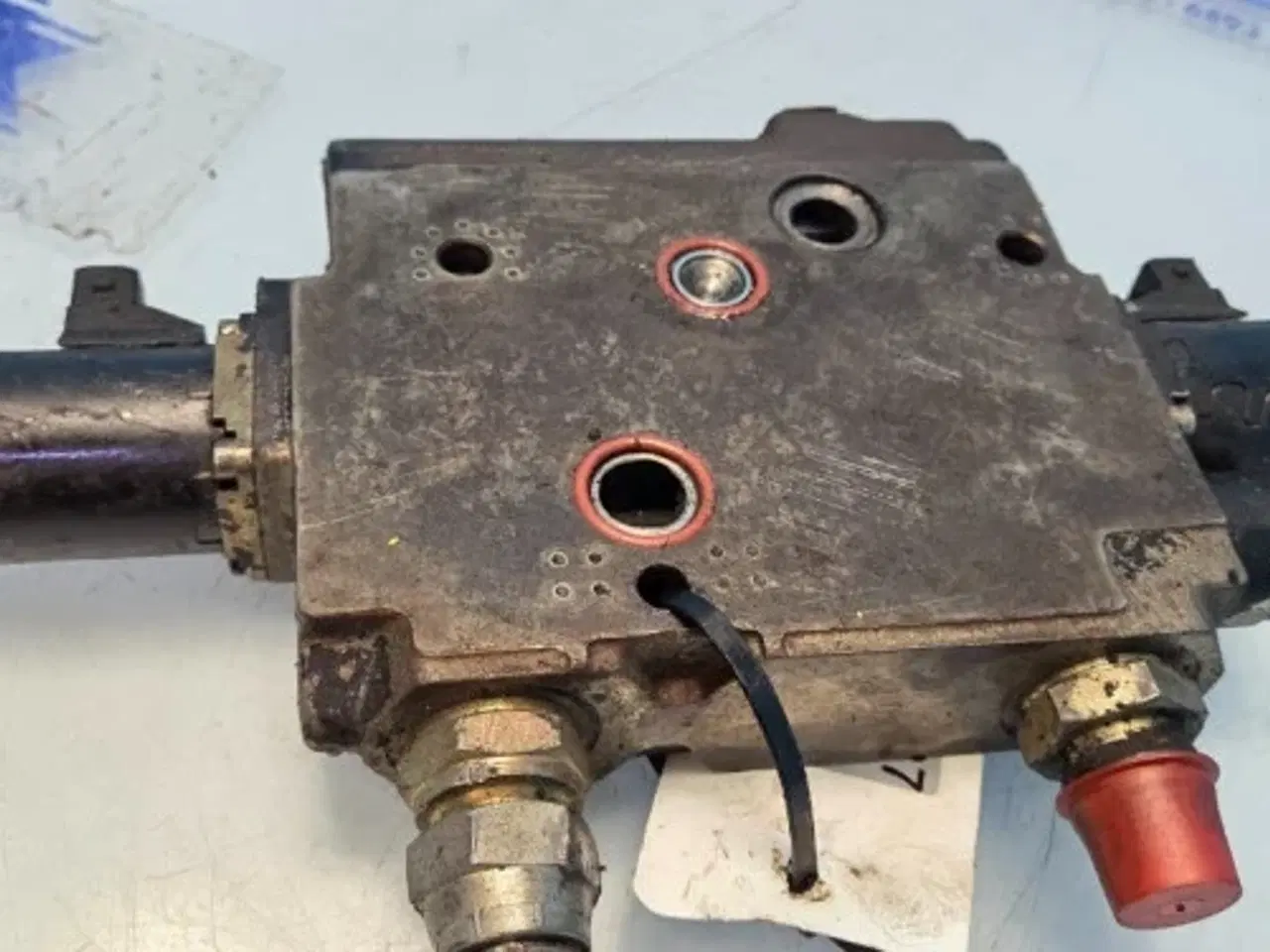 Billede 9 - Massey Ferguson 6290 Hydraulikventil 3796101M2
