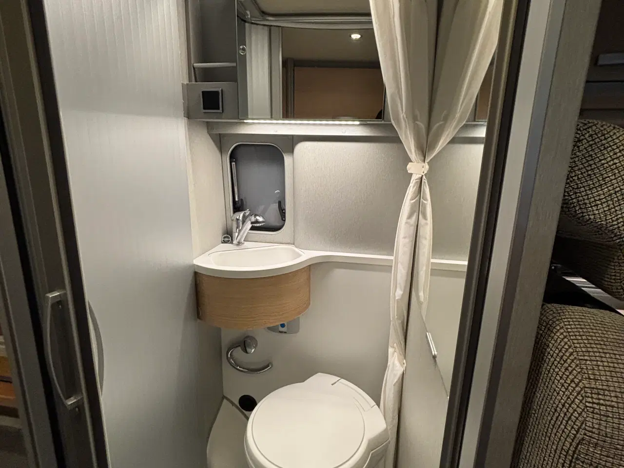 Billede 9 - Autocamper til salg - Hymer Free 540 