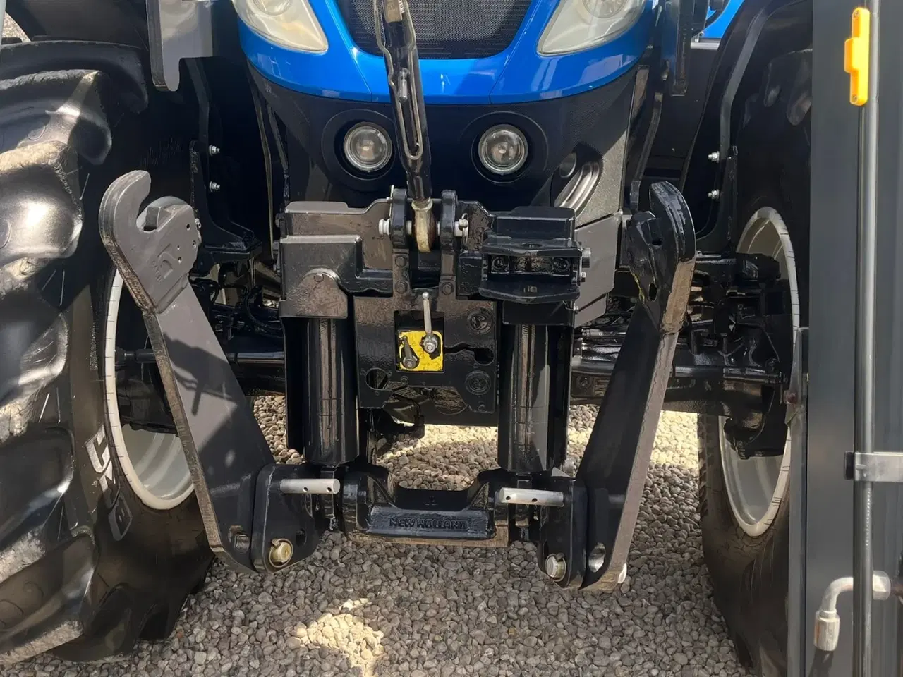 Billede 4 - New Holland T7.270 AC med frontlift og frontlæsser