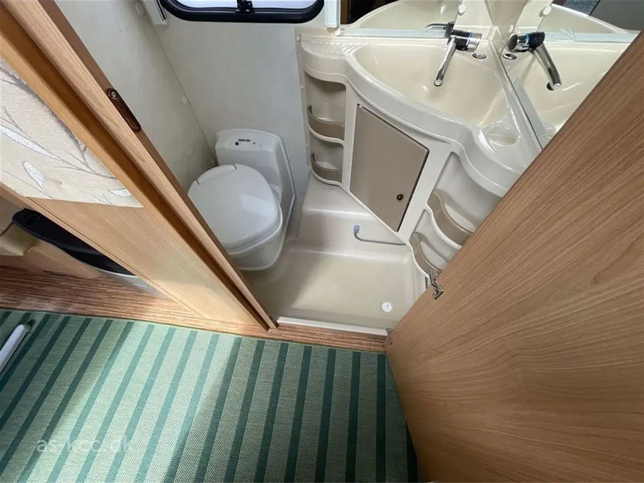 Billede 6 - 2010 - Adria Adora 563 PU   Adria Adora 563 PU årgang 2010. Mover, Thule 6300 markise tagmonteret, ny madras+topmadras.