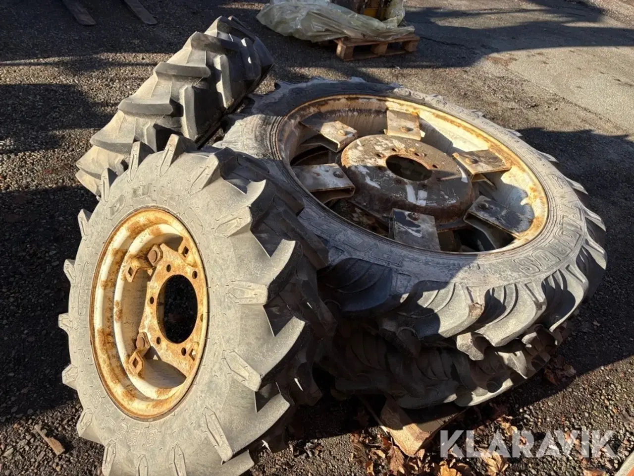 Billede 4 - Traktor dæk 230/95 R32  4 styk