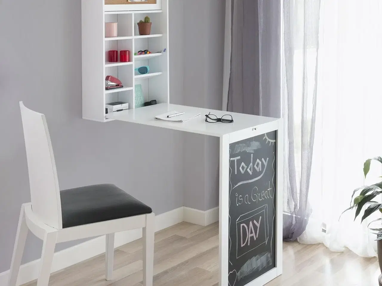 Billede 1 - Vægmonteret klapbord Woldy fra - hvid skrivebordsløsning