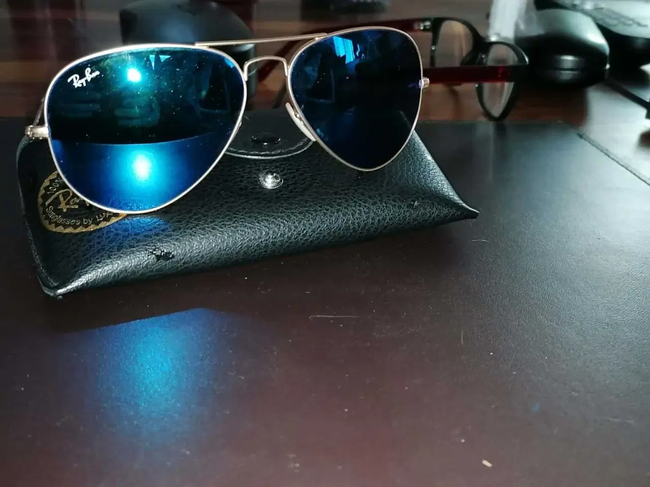 Billede 1 - Ray band solbriller med blå glas