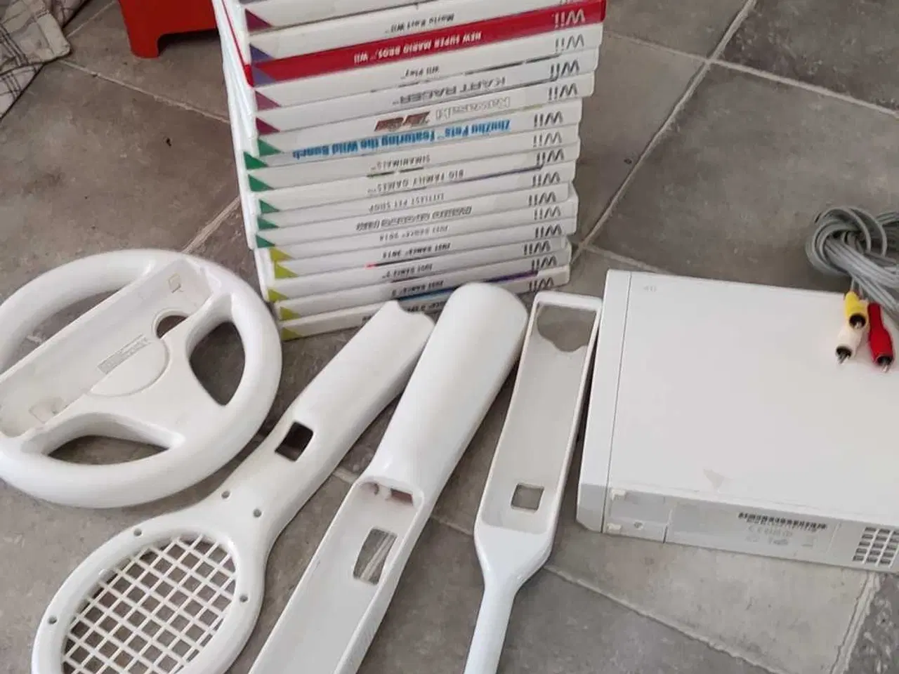 Billede 1 - Wii plus spil samt tilbehør 