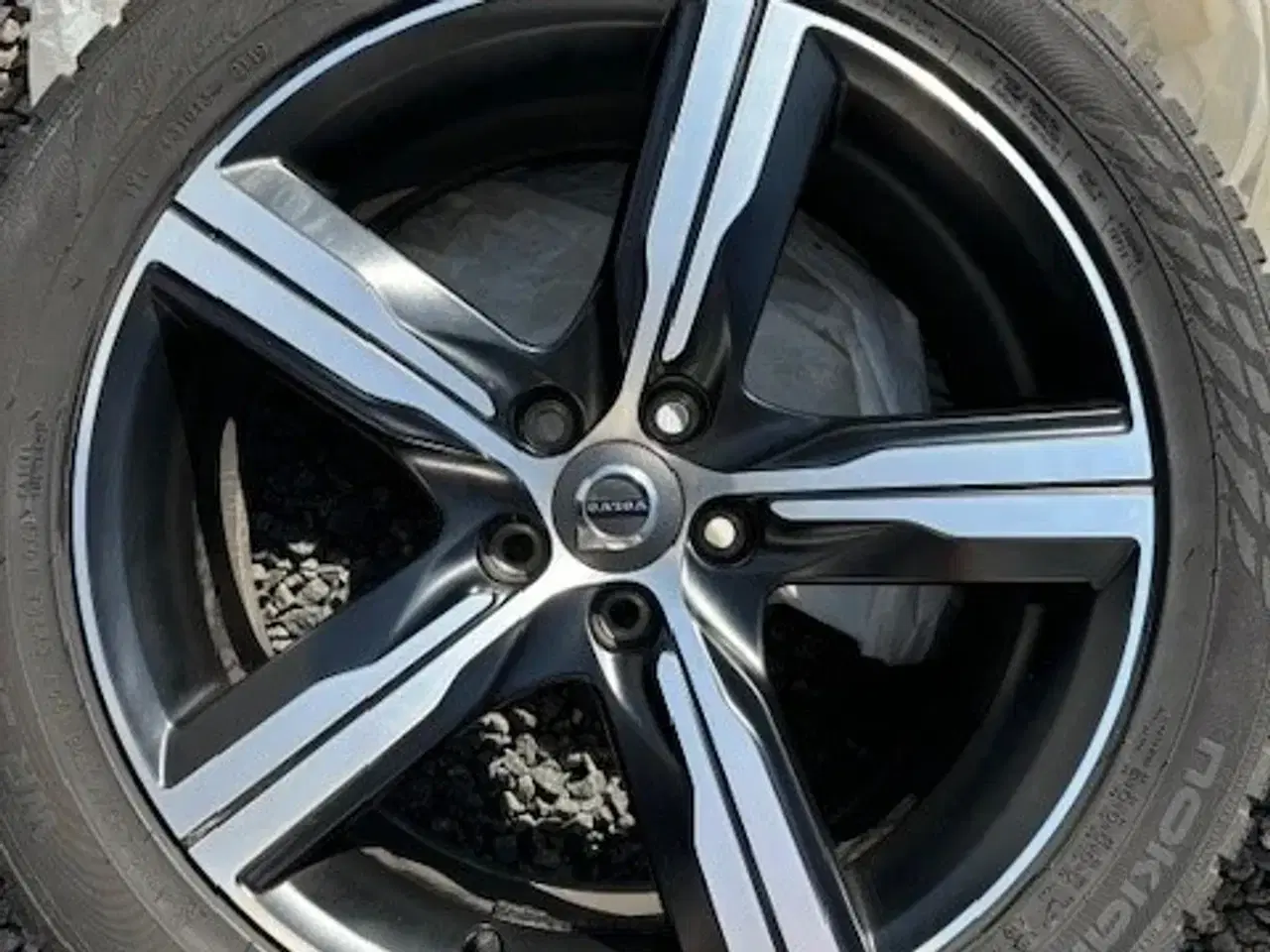 Billede 2 - Original Volvo alufælg med vinterdæk