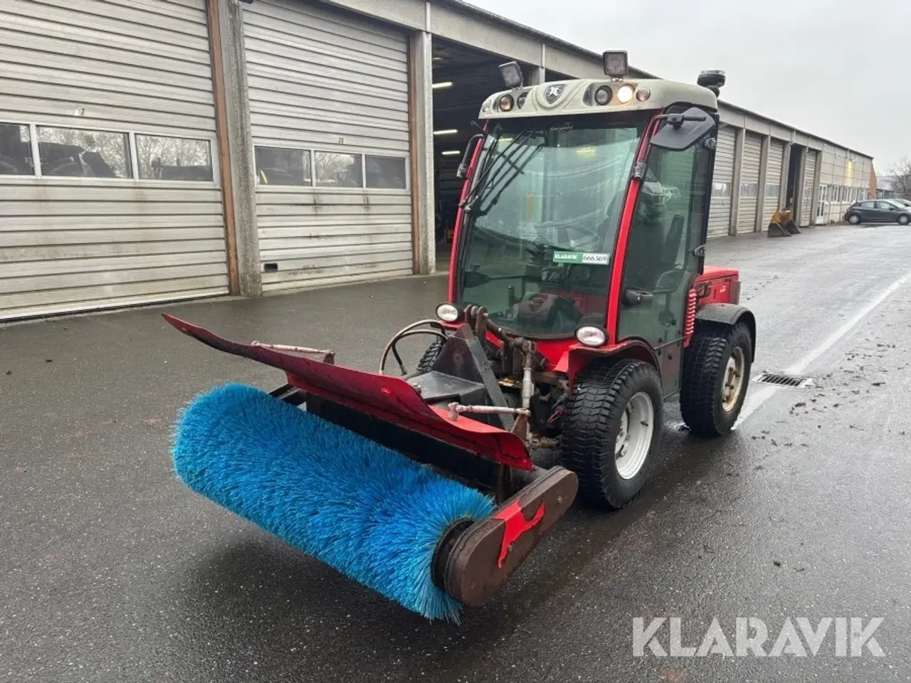 Billede 1 - Redskabsbærer Antonio Carraro SP 4000 med kost