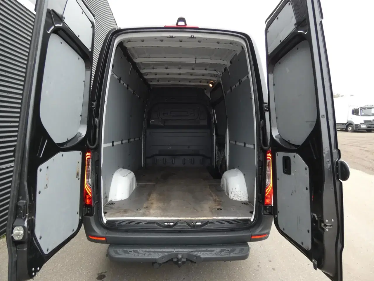 Billede 9 - Mercedes-Benz Sprinter 319 3,0 CDI A2 H2 RWD 7G-Tronic 190HK Van Aut.